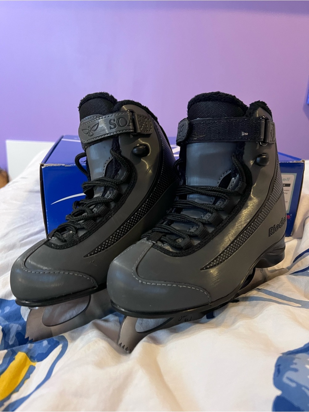 Kids Gray Ice Skates with Adjustable Straps